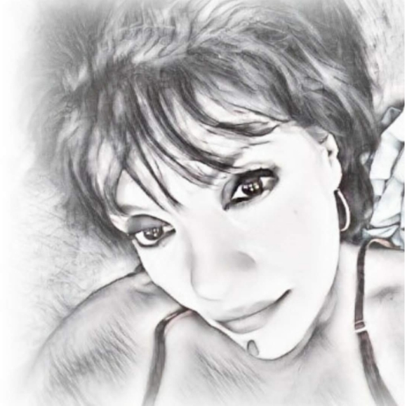 Meet your Posher, Gloria - Picture 2 of 2